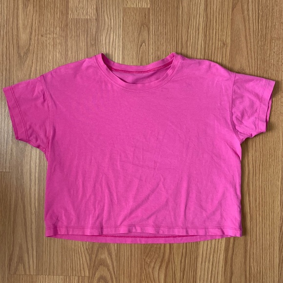 ❤️ Lululemon Cates Tee Size 4 Hot Pink - Picture 1 of 5